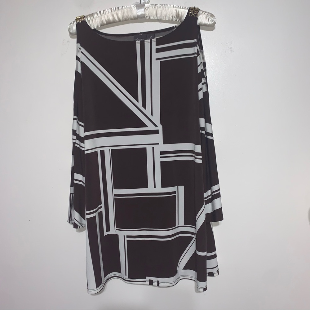 Chico's Travelers Collection cold-shoulder tunic in a Brown and White Size 2